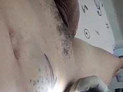 Dotada și Tattooed: Kyky Trans Gifted se masturbează în Curitiba