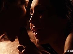 ممارسة الجنس الفموي و الجنس الجنسي في علاقة ثلاثية مع فتيات مثيرات