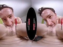 סקס במציאות מדומה עם יפהפייה עם חזה קטן