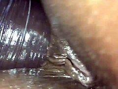 Reife Frau wird in Webcam-Video von einem großen Schwanz gefickt