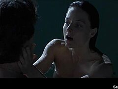 Film pour adultes de Jodie Fosters, 25 ans, mettant en vedette des seins et un massage sensuel