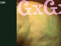 Gigi Cakes montre ses gros seins en HD