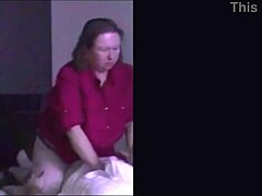 Amatørkone fanget på skjult kamera mens hun masturberer og leker med brystene sine