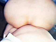 O mamă vitregă latină matură cu un fund frumos este umplută cu spermă în acest videoclip amator făcut acasă