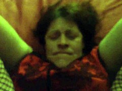 Зряла жена Кармен свирка в ретро POV видео