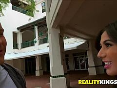 Η Brittany Bliss με φυσικά βυζιά και σκληροπυρηνική δράση στο βίντεο της Reality Kings