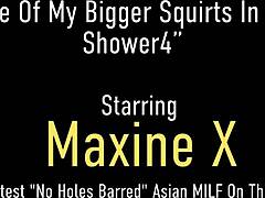 MILF Asia Maxine X memuaskan dirinya sendiri dengan dildo di bak mandi