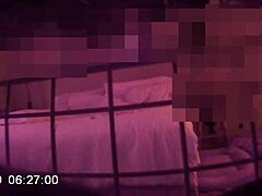 Belle-mère amateur prise en caméra cachée pendant plusieurs orgasmes avec son beau-fils