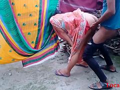 Kültéri indiai háziasszony szex, amelyet helyi amatőr webkamerás show rögzített