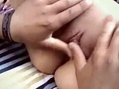 Marlenova lutka prejme poklon od oboževalca v tem vročem latinsko porno videu