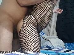 Model Venezuela dengan payudara besar dan pantat tebal ditiduri dalam adegan seks panas