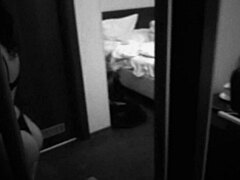 Anna, ruská milfka, dáva v hotelovej izbe orálny sex veľkému penisu