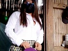 Meksykańska studentka gotowa do zabawy dildo i uprawiania seksu