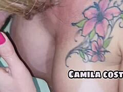 Η τατουάζ MILF φιλενάδα καλύπτεται από σπέρμα από το πέος του καλύτερου φίλου της σε πλήρη ταινία