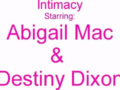 Abigail Mac, gruba blondynka, zostaje lizana przez lesbijkę Destiny Dixon