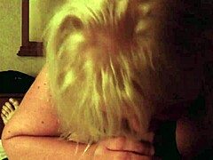 Дженна Джеймс, красивая блондинка, делает глубокую глотку огромному белому члену в 1080p