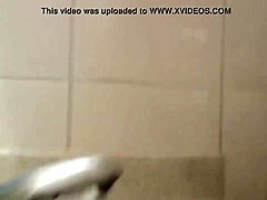 Camsluttygirls의 화장실에서 계모와 아들의 섹시한 야외