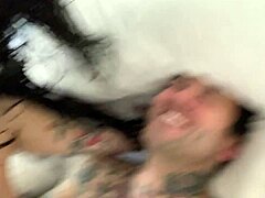 POV sex s tetovaným párom Joannou Angel a jej malými rukami v HD