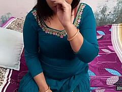 ميلف هندية ذات ثديين كبيرين تسيطر عليها في فيديو جنسي باللغة البنجابية